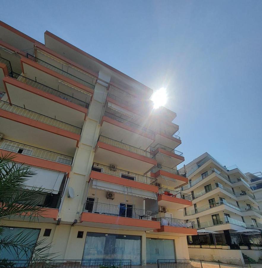 Lovely 3-Bedroom Apartment Rei ซารานเดอ ภายนอก รูปภาพ