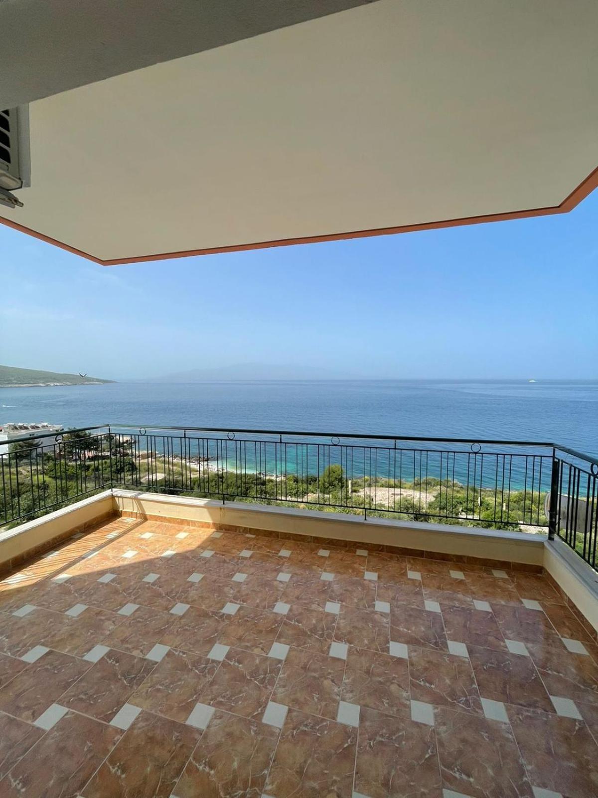 Lovely 3-Bedroom Apartment Rei ซารานเดอ ภายนอก รูปภาพ