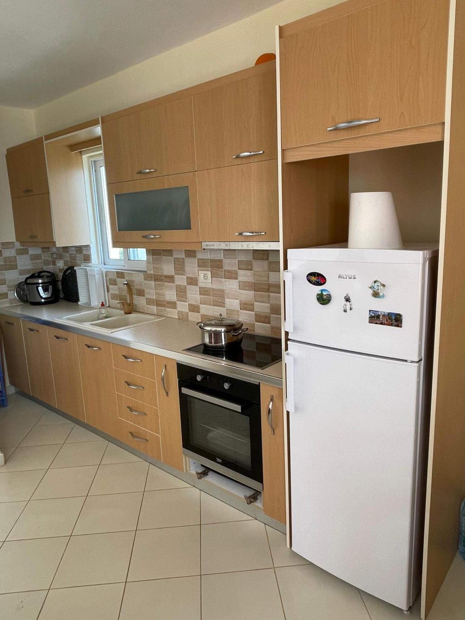 Lovely 3-Bedroom Apartment Rei ซารานเดอ ภายนอก รูปภาพ