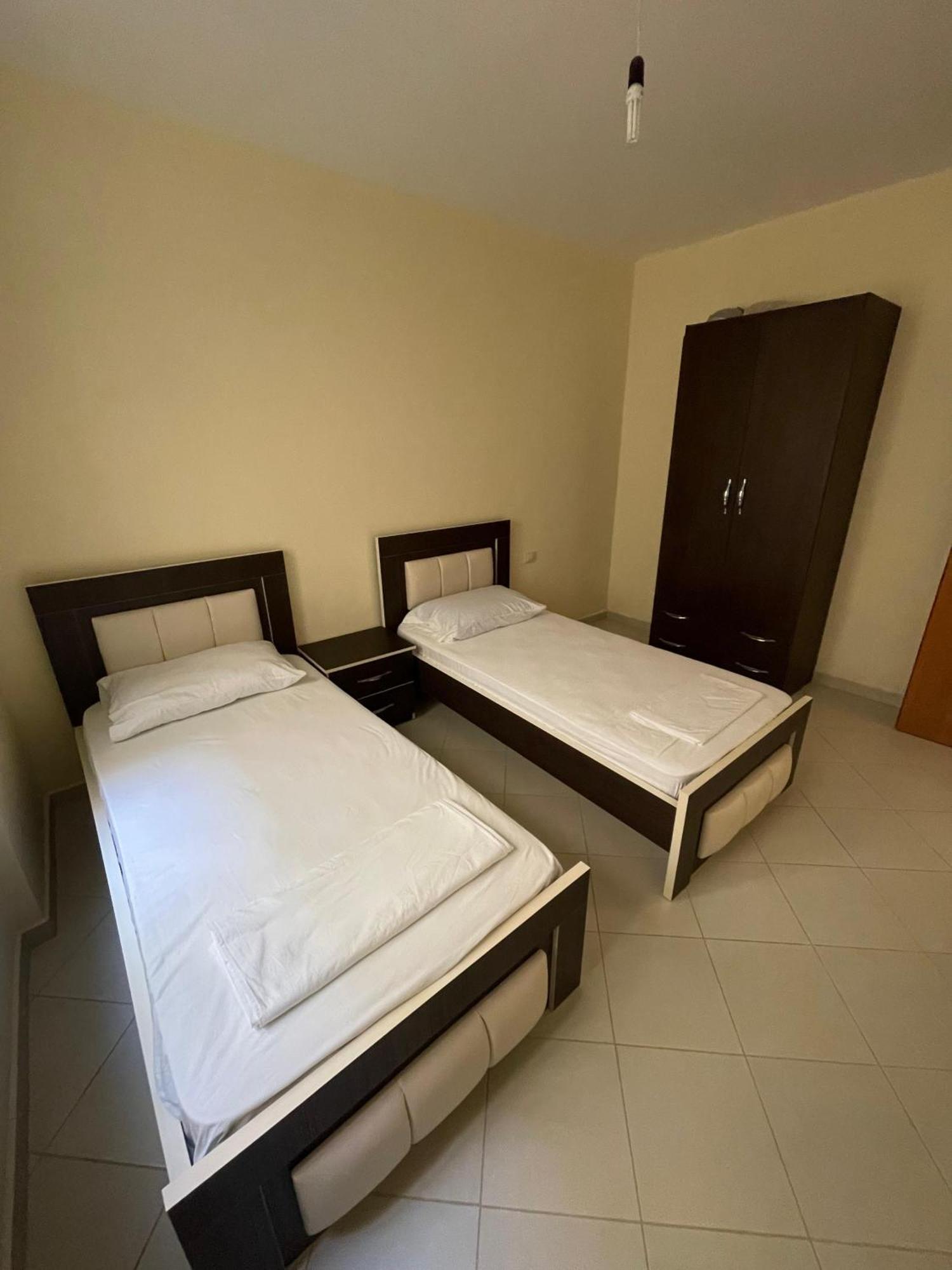 Lovely 3-Bedroom Apartment Rei ซารานเดอ ภายนอก รูปภาพ