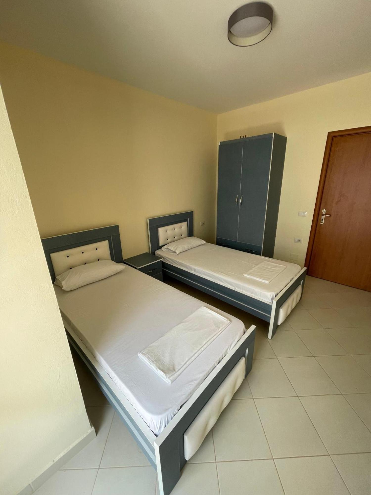 Lovely 3-Bedroom Apartment Rei ซารานเดอ ภายนอก รูปภาพ