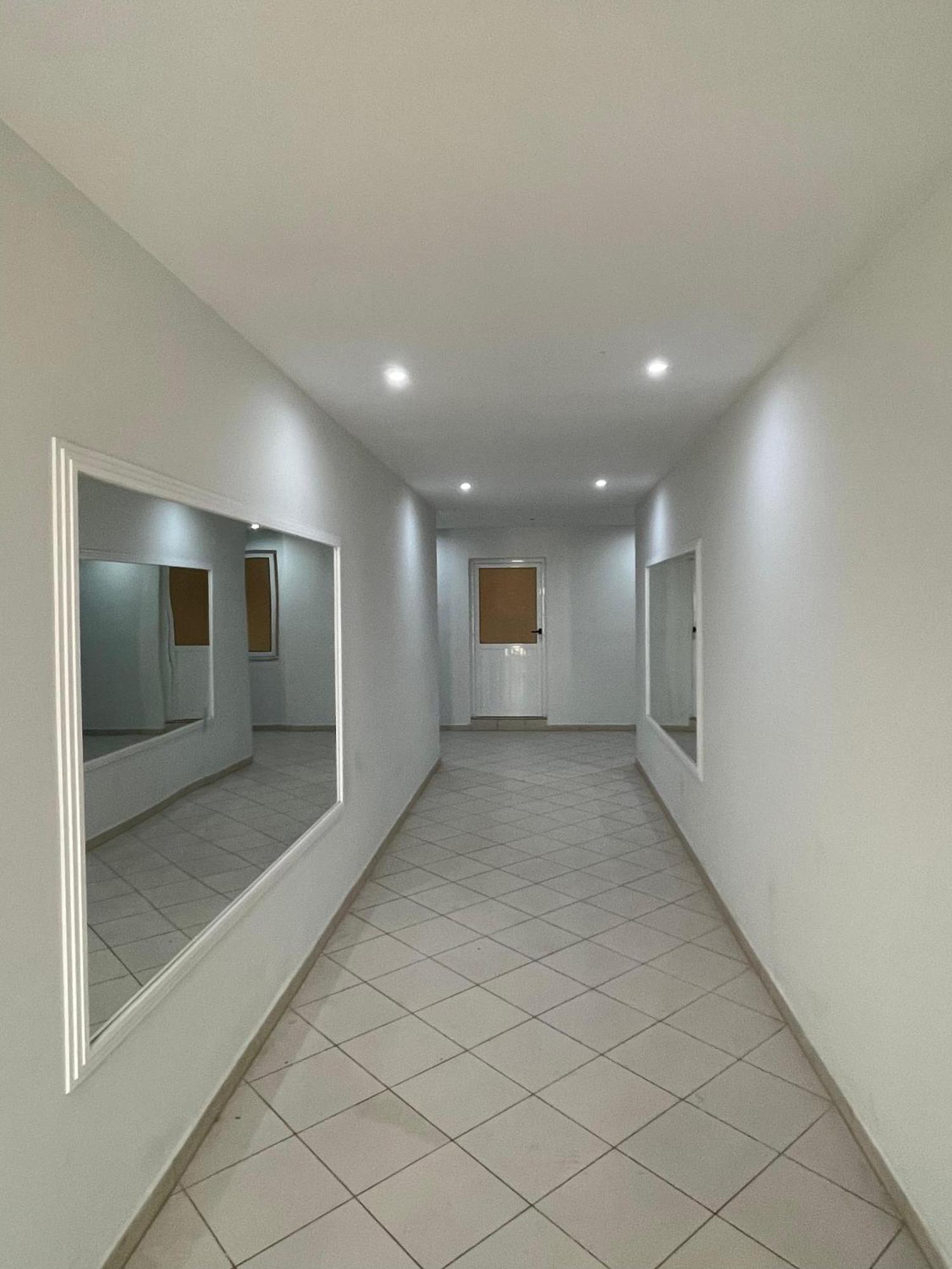 Lovely 3-Bedroom Apartment Rei ซารานเดอ ภายนอก รูปภาพ