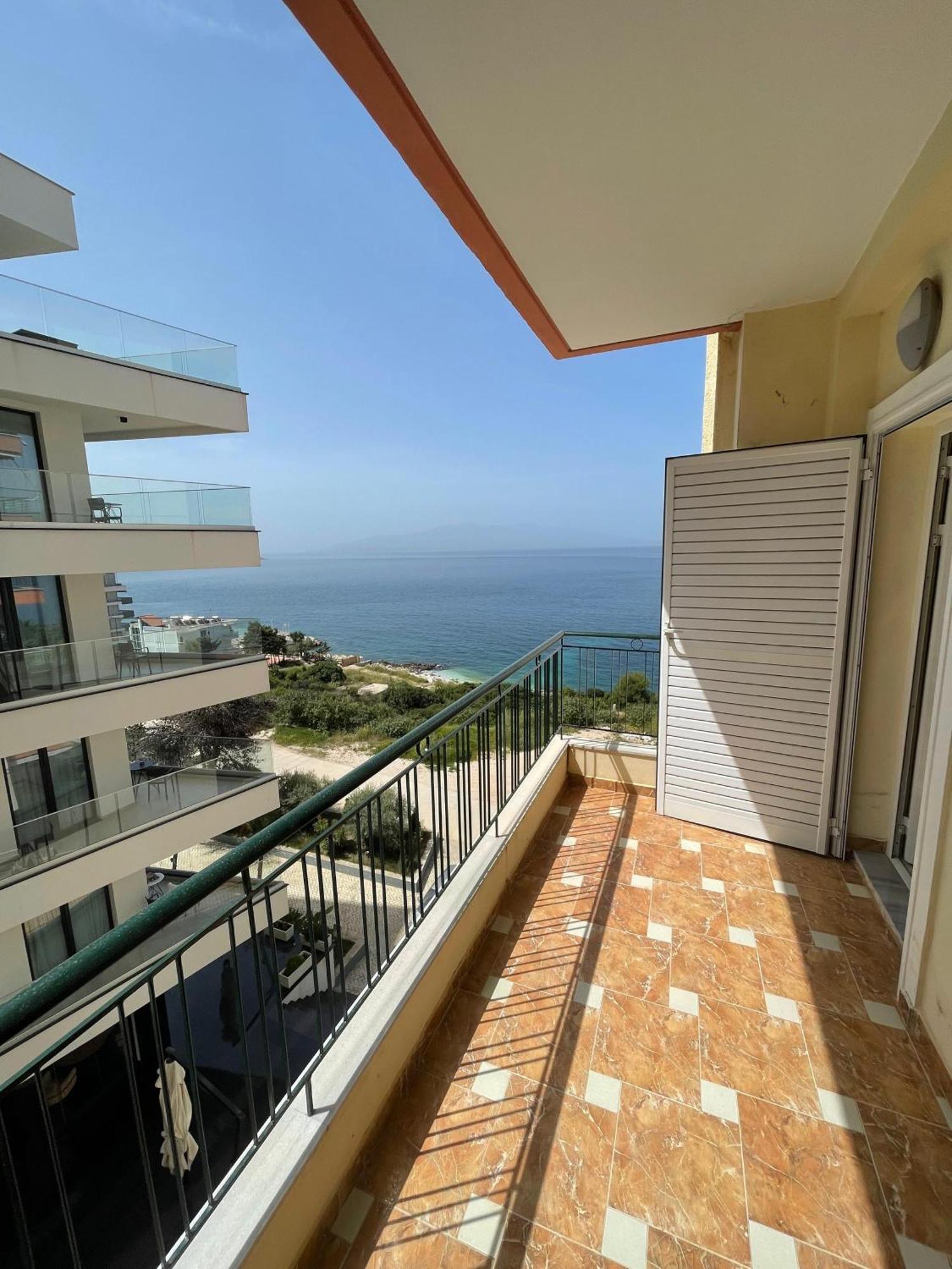 Lovely 3-Bedroom Apartment Rei ซารานเดอ ภายนอก รูปภาพ